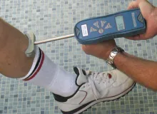 Padded radiussed probe on leg