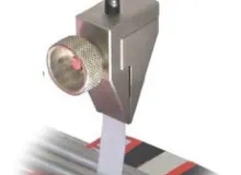 Application - 100 N miniature vice grip (with chain), integral pyramidal jaws 6x5 mm, QC