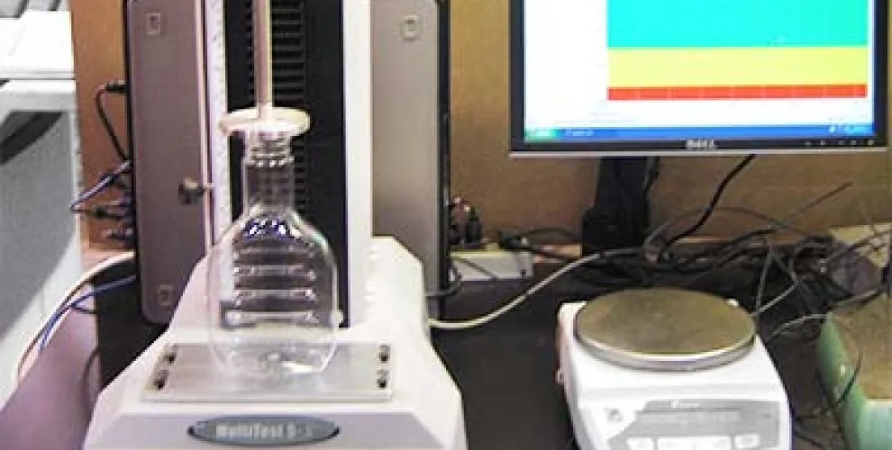 Topheavy Test Sample Mecmesin | Top-load crush test of plastic bottles